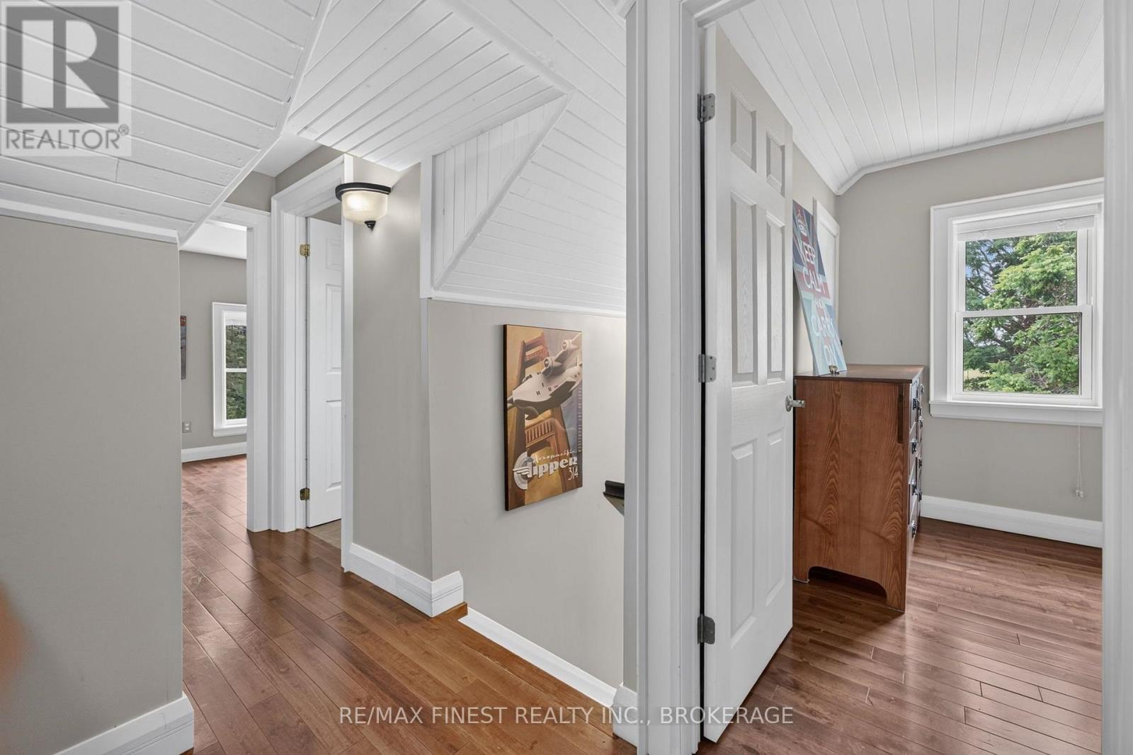 52 MAIN STREET - Image 22
