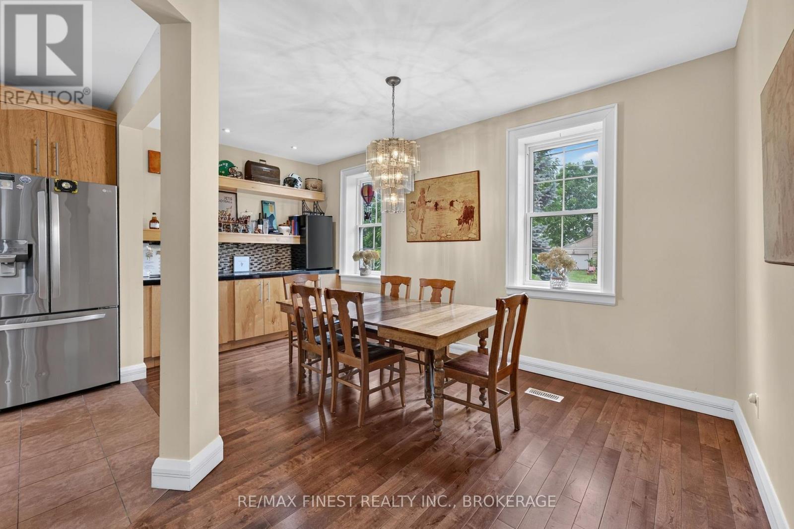 52 MAIN STREET - Image 8