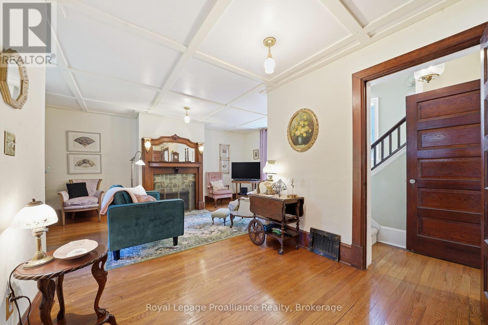 195 MACLELLAN AVENUE - 17