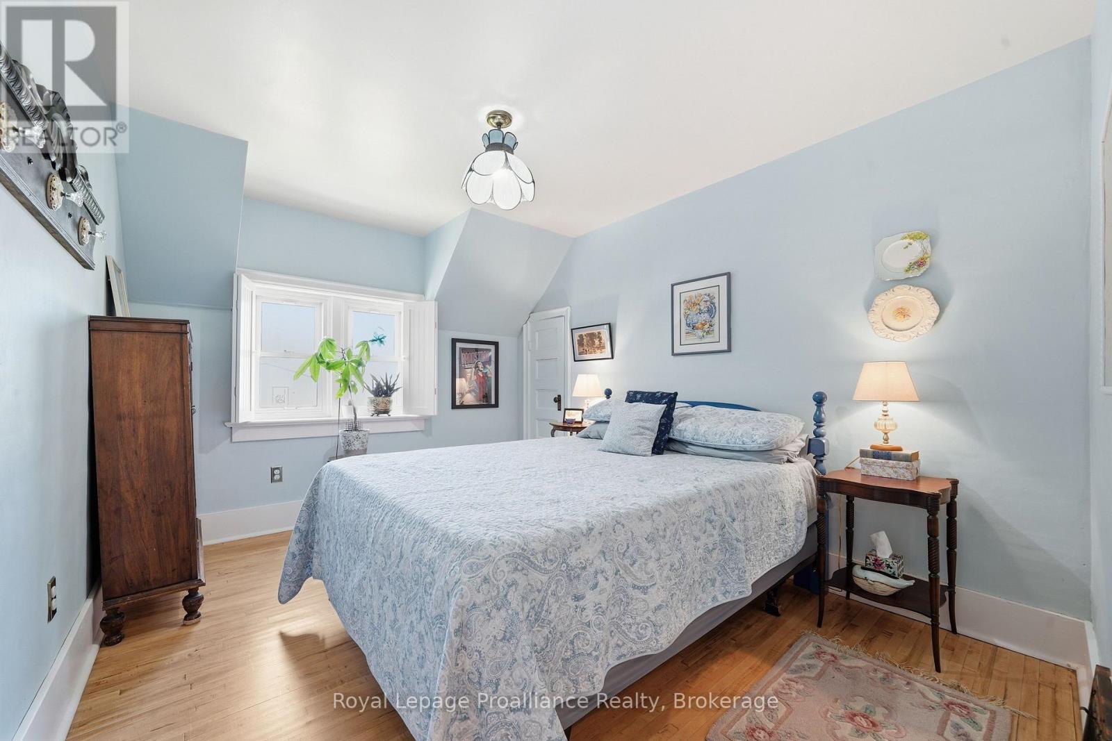 195 MACLELLAN AVENUE - 37