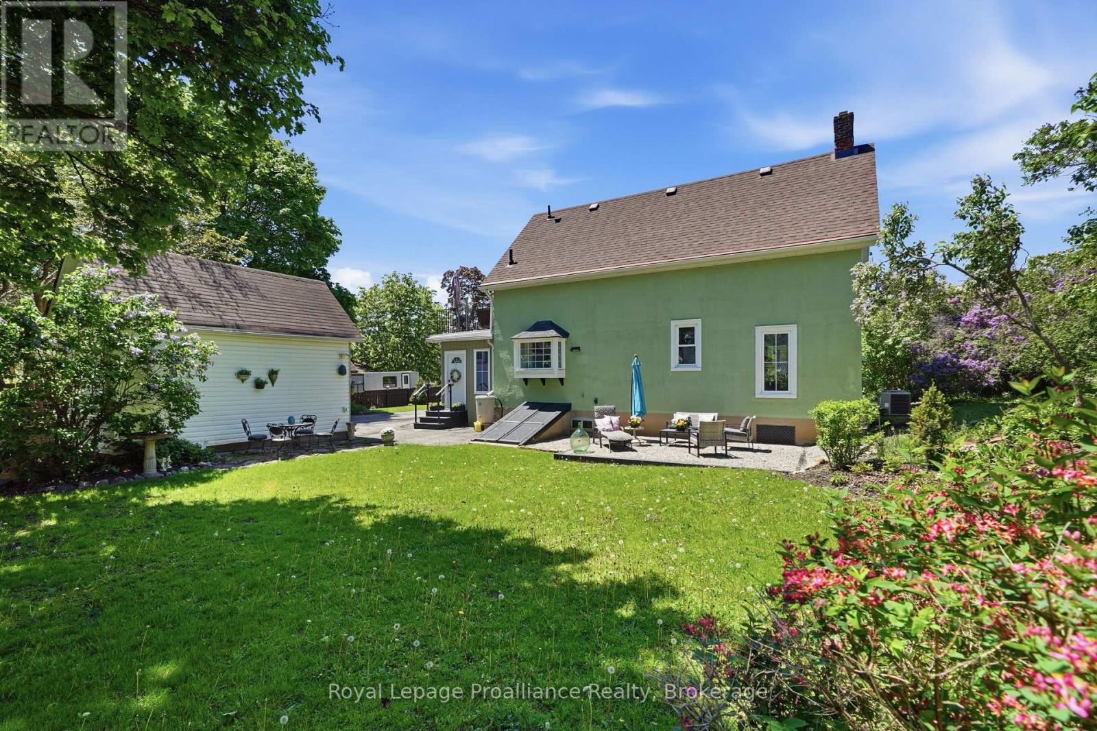 195 MACLELLAN AVENUE - 44