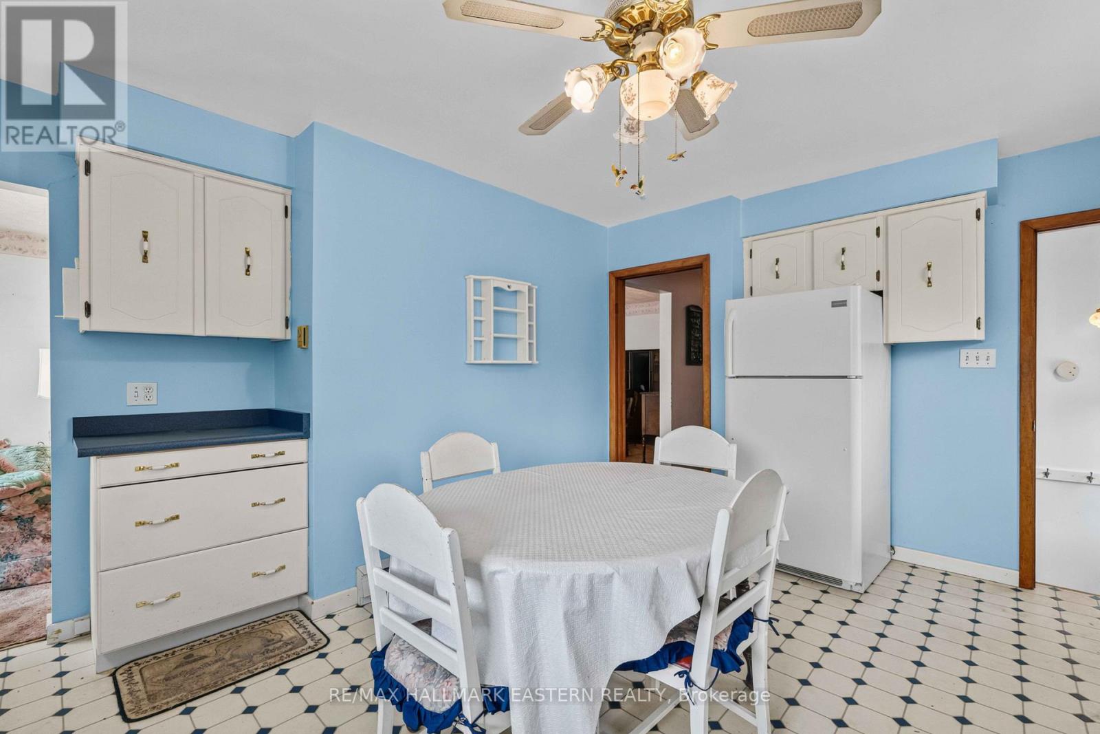 921 ROBINSON ROAD - 10