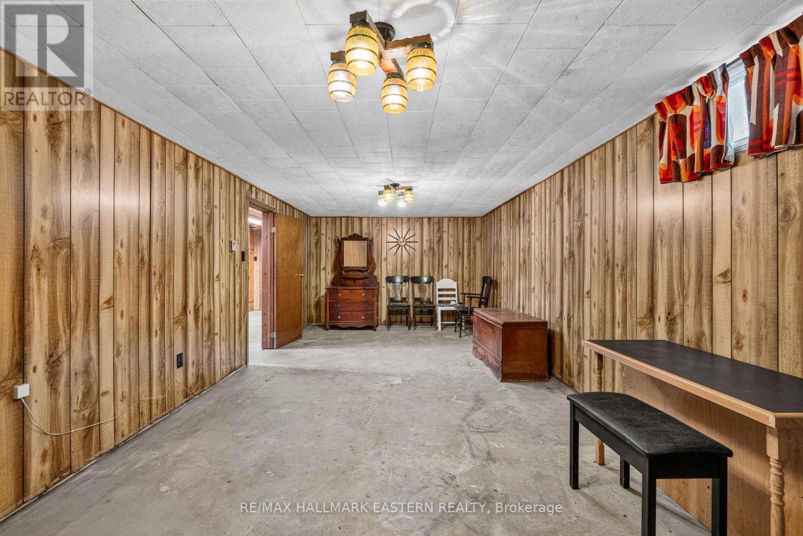 921 ROBINSON ROAD - 15
