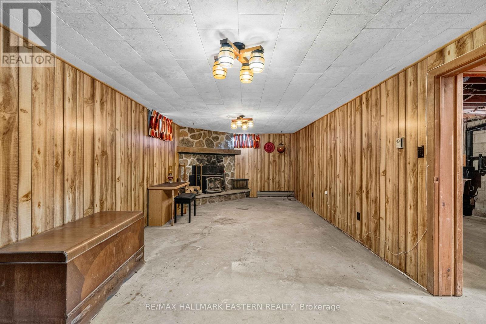 921 ROBINSON ROAD - 17