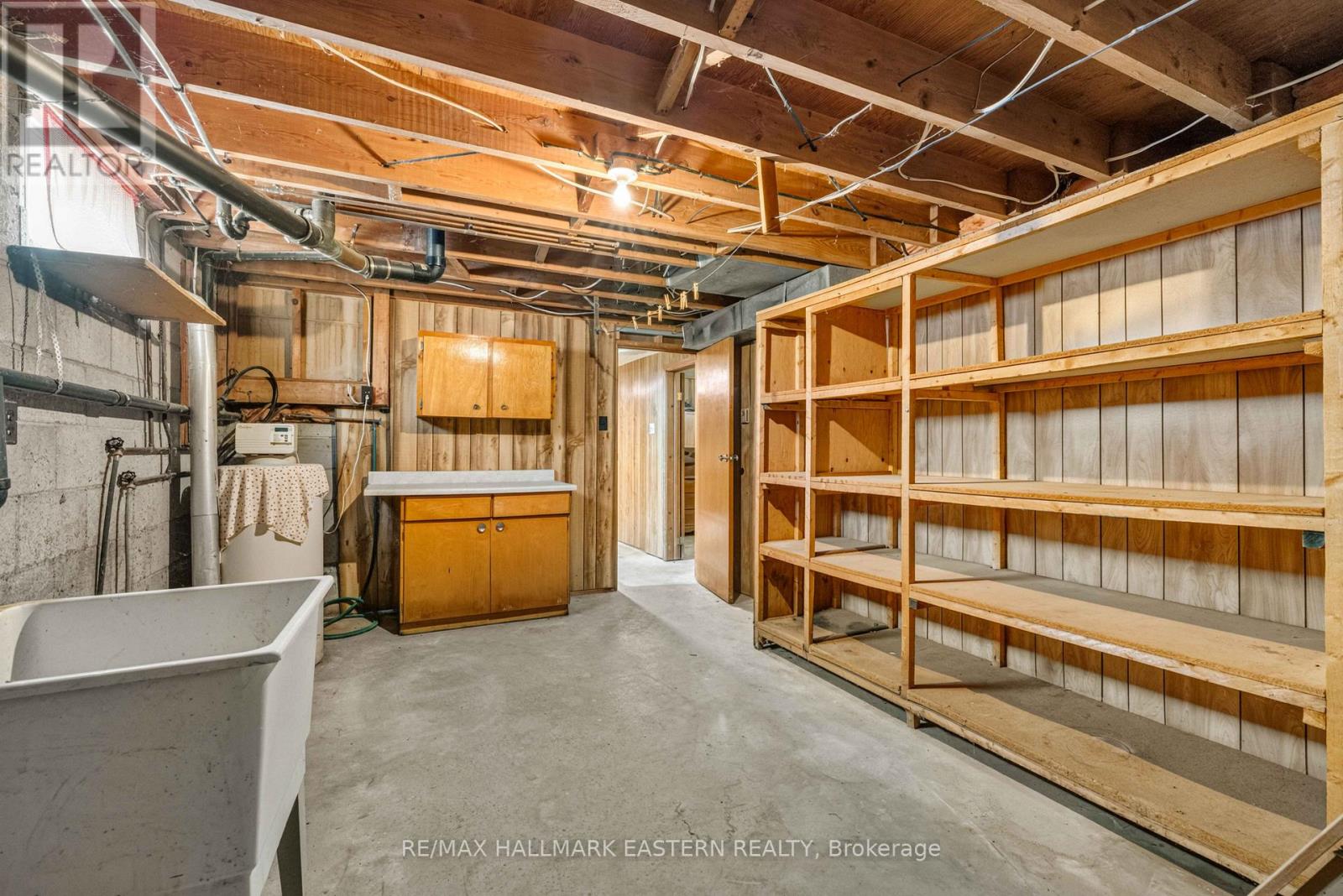 921 ROBINSON ROAD - 19