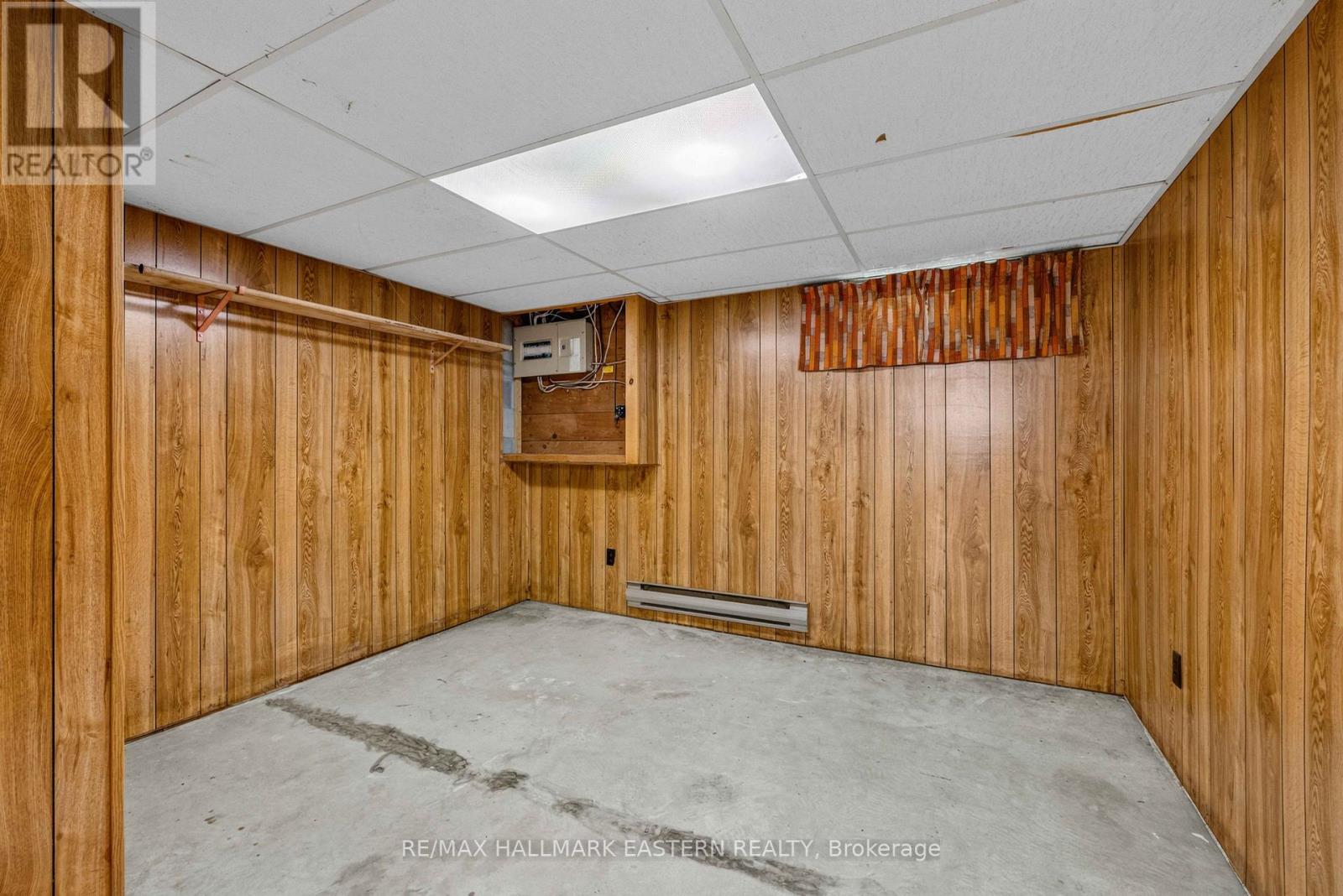 921 ROBINSON ROAD - 21