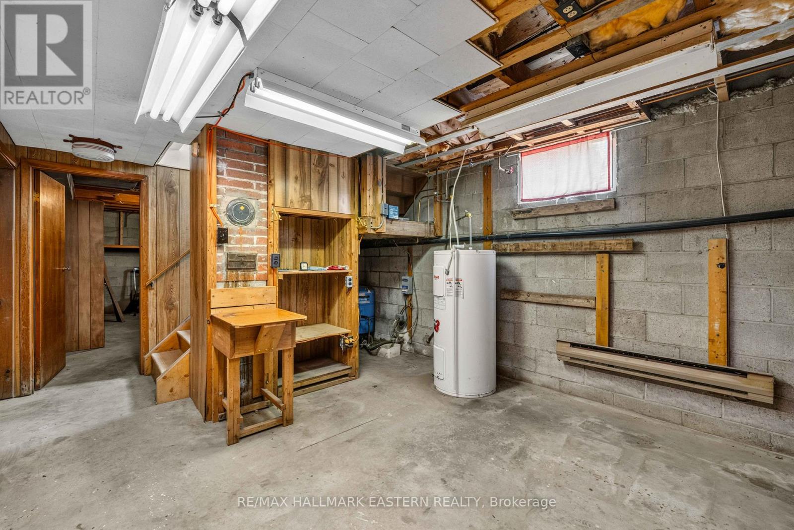 921 ROBINSON ROAD - 23