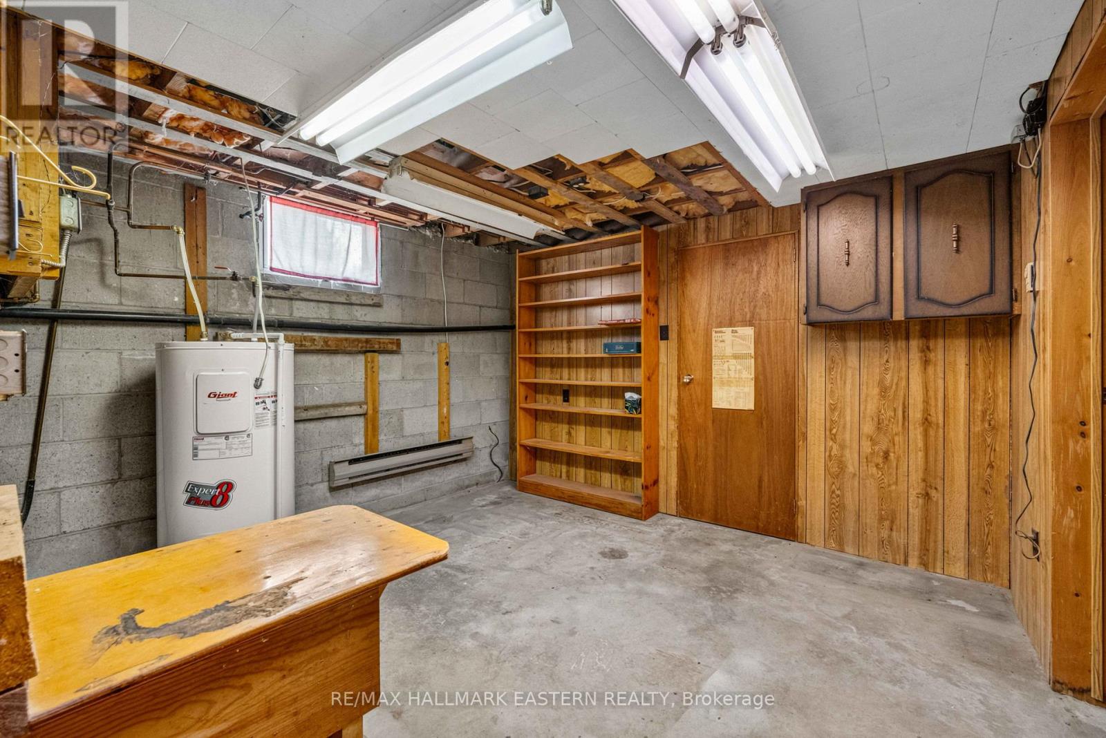 921 ROBINSON ROAD - 24
