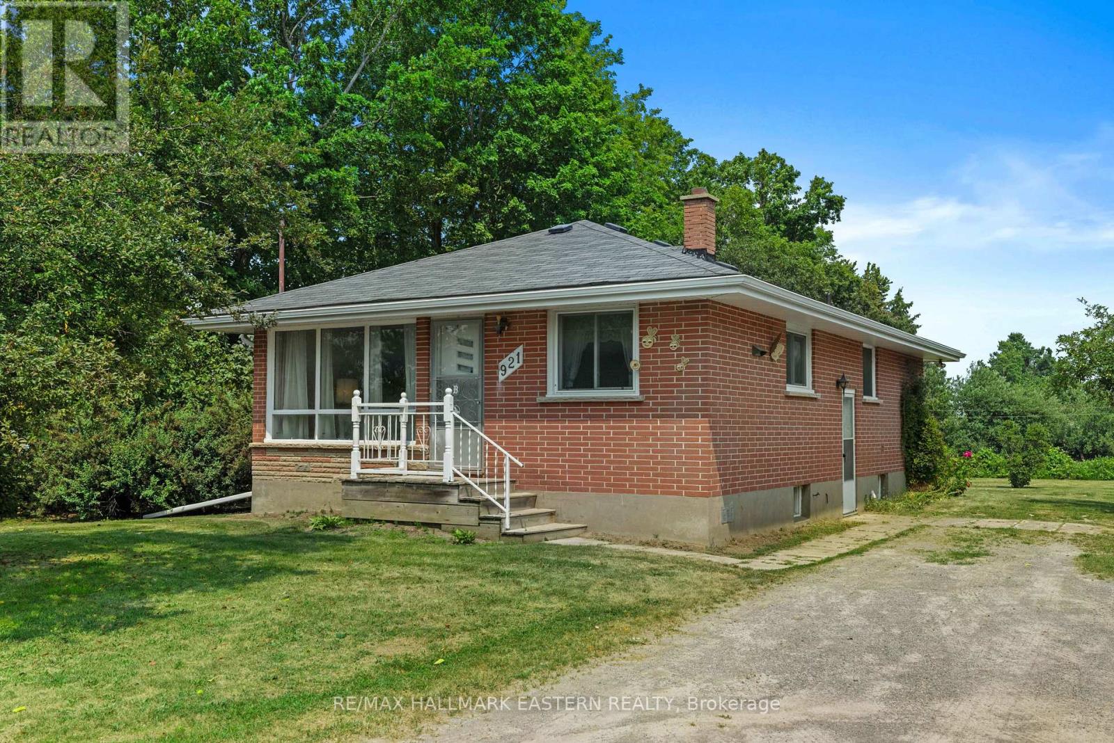 921 ROBINSON ROAD - 25