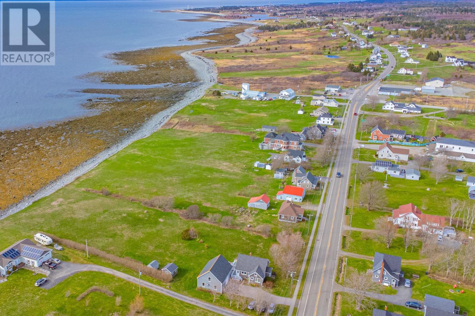 923 Highway 1 - 35