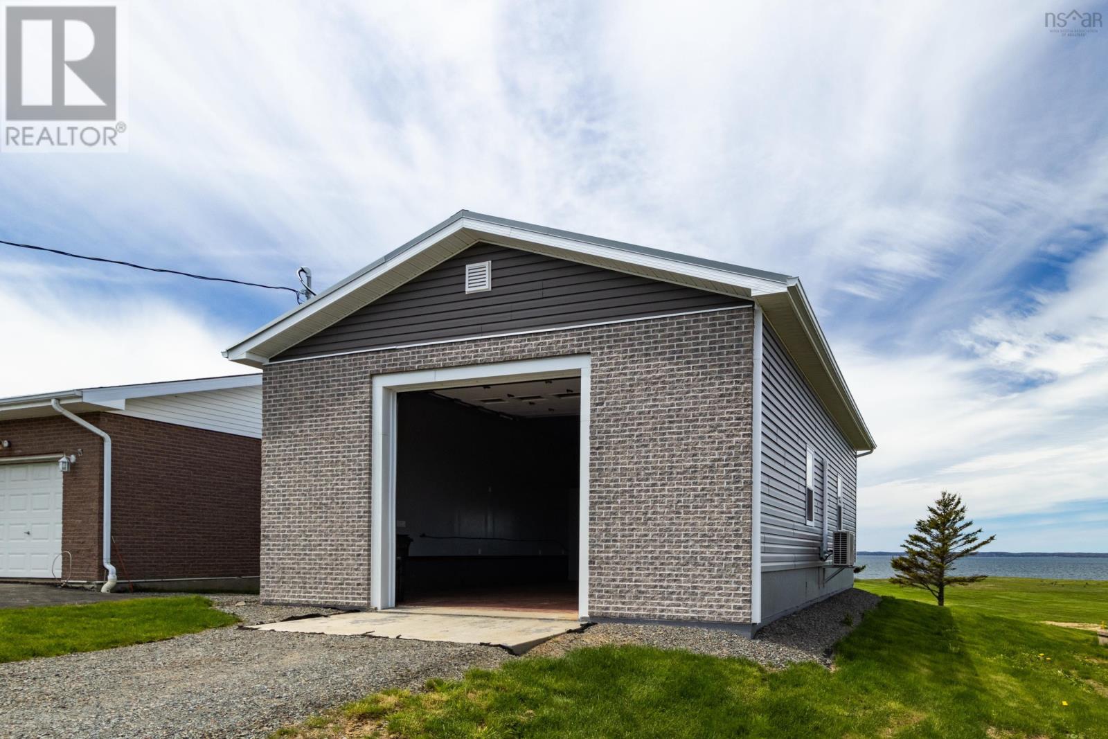 1285 Highway 1 - 39