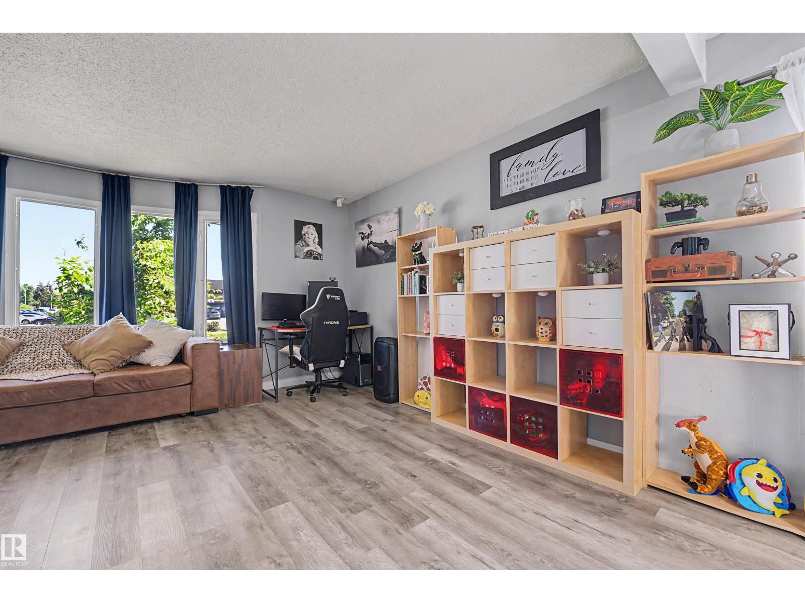 16608 109 ST NW - 9