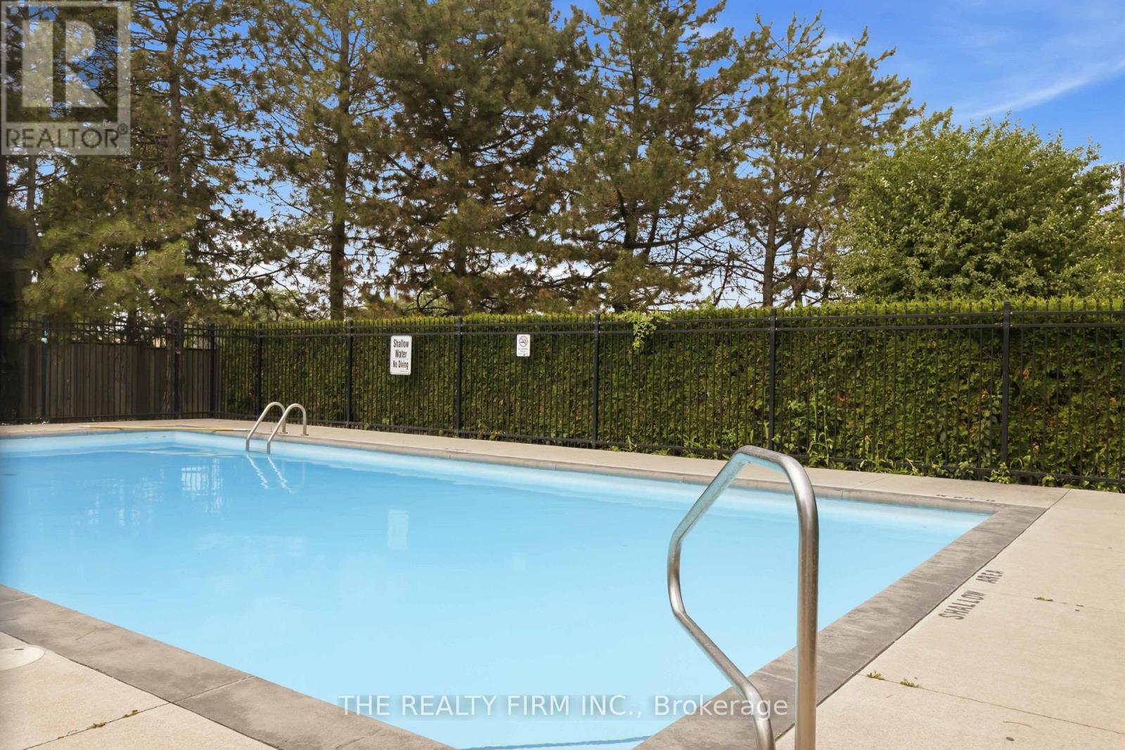 #210 733 DEVERON CRESCENT - 33
