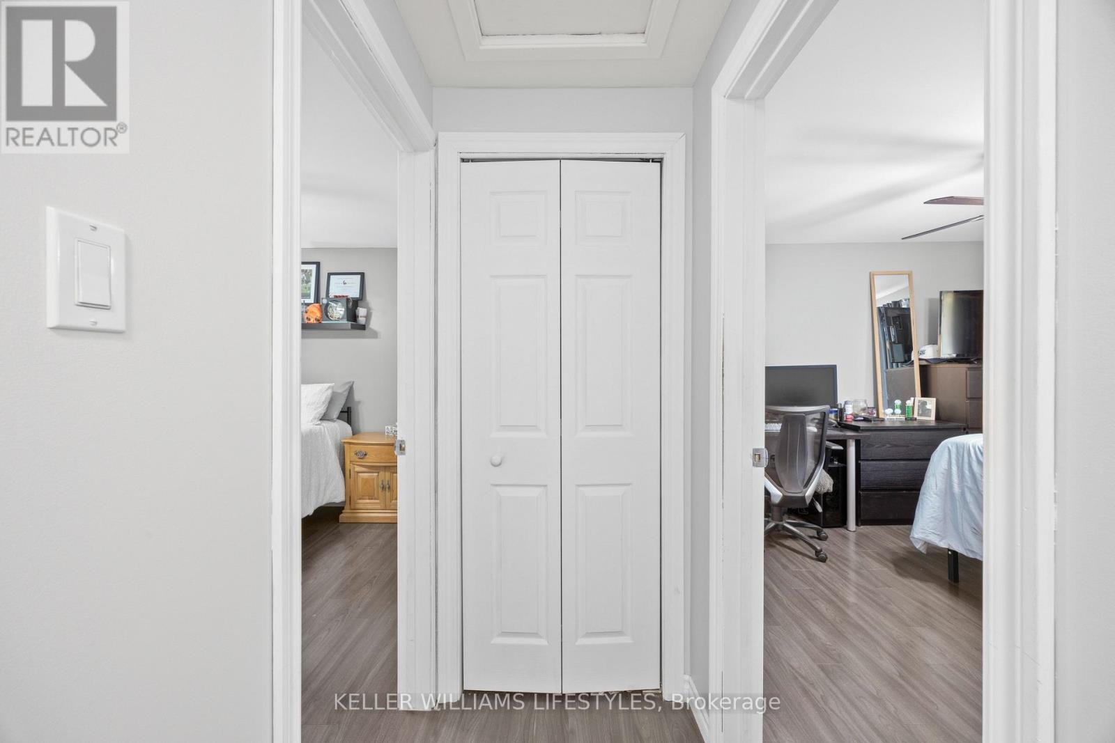 219 DUNDAS STREET W - Image 24
