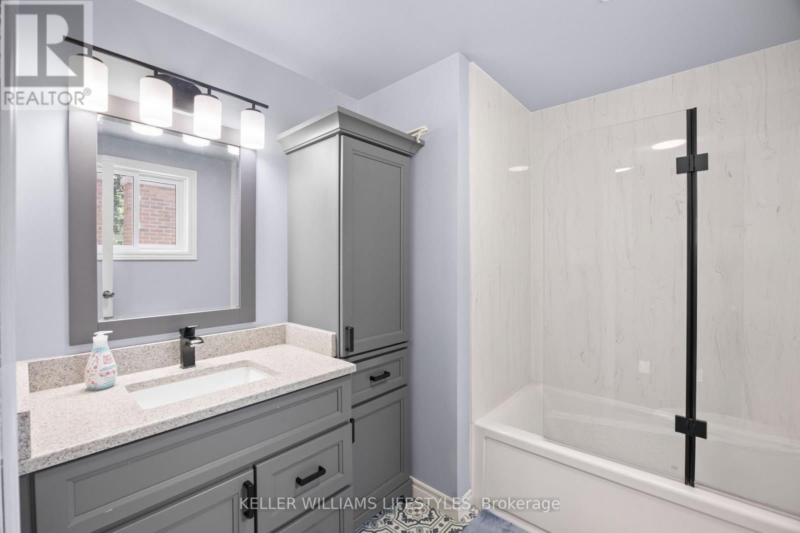 219 DUNDAS STREET W - Image 27
