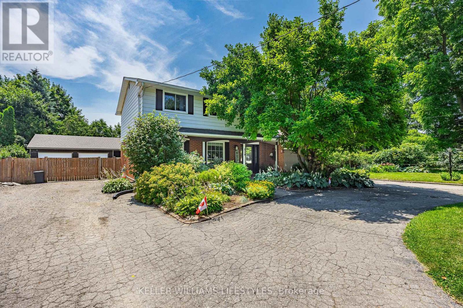 219 DUNDAS STREET W - Image 3