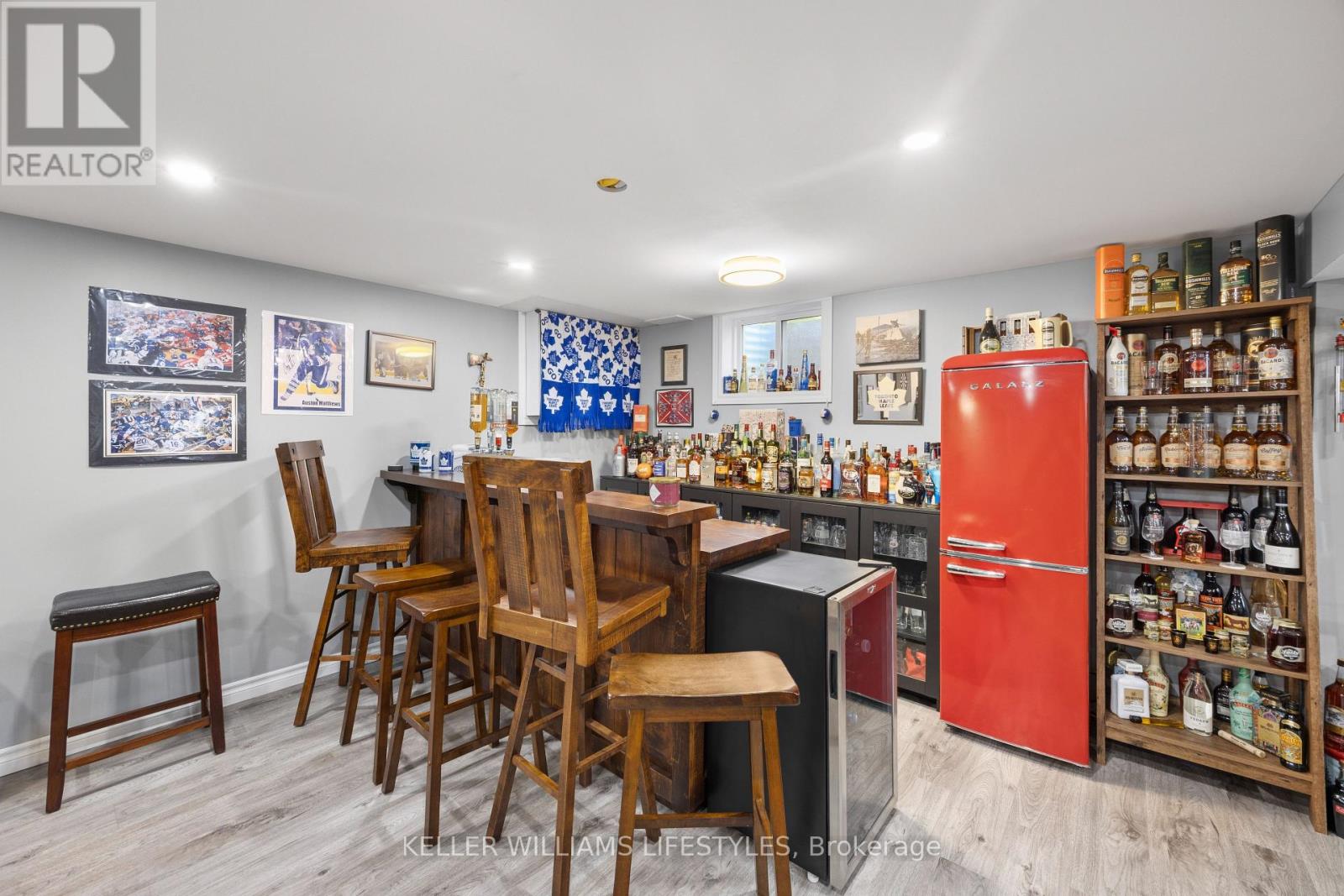 219 DUNDAS STREET W - Image 30