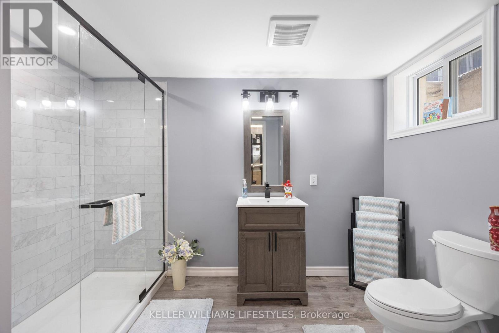 219 DUNDAS STREET W - Image 34