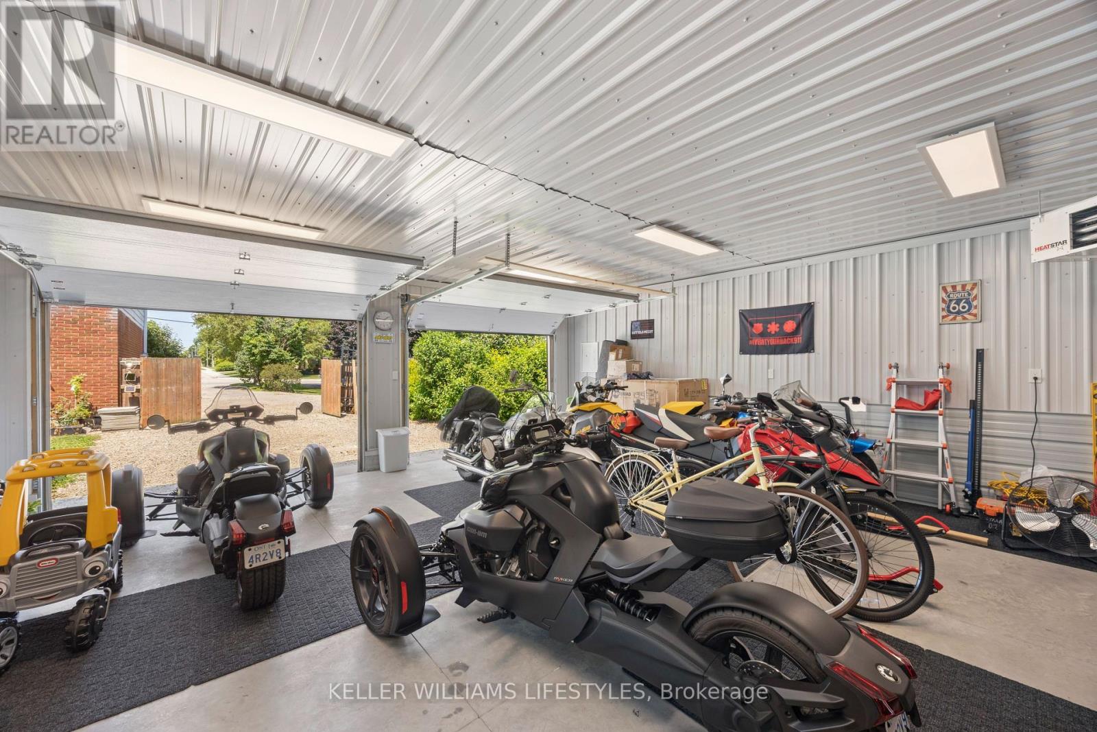 219 DUNDAS STREET W - Image 39