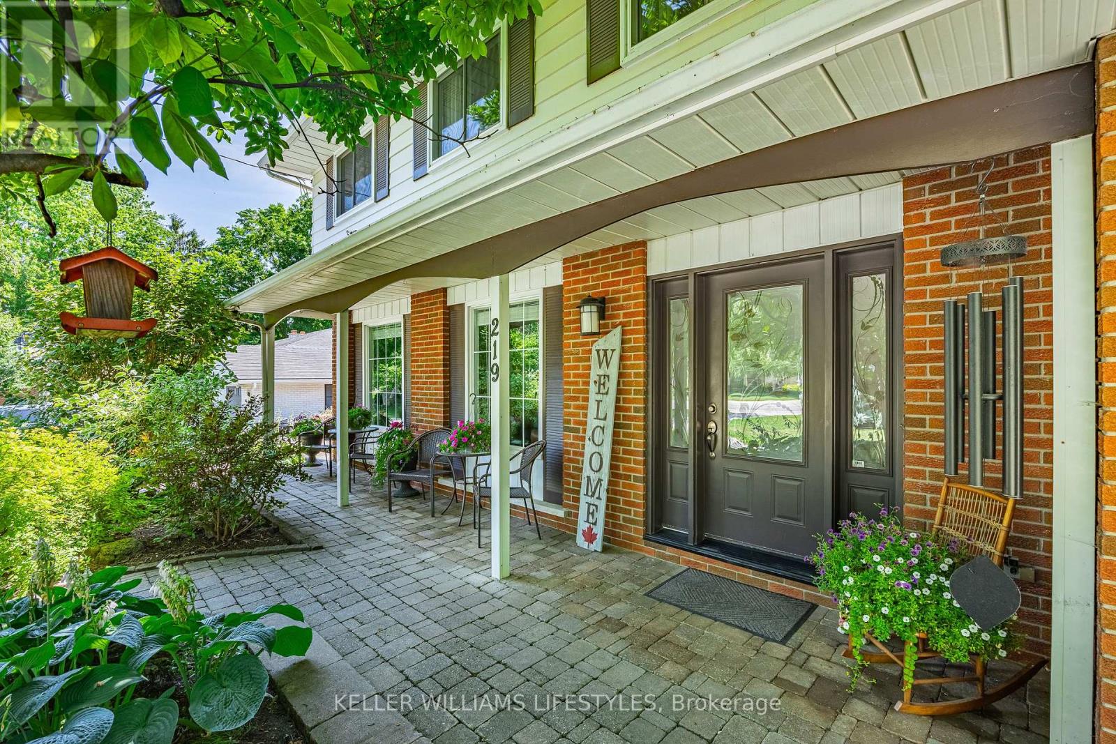219 DUNDAS STREET W - Image 5
