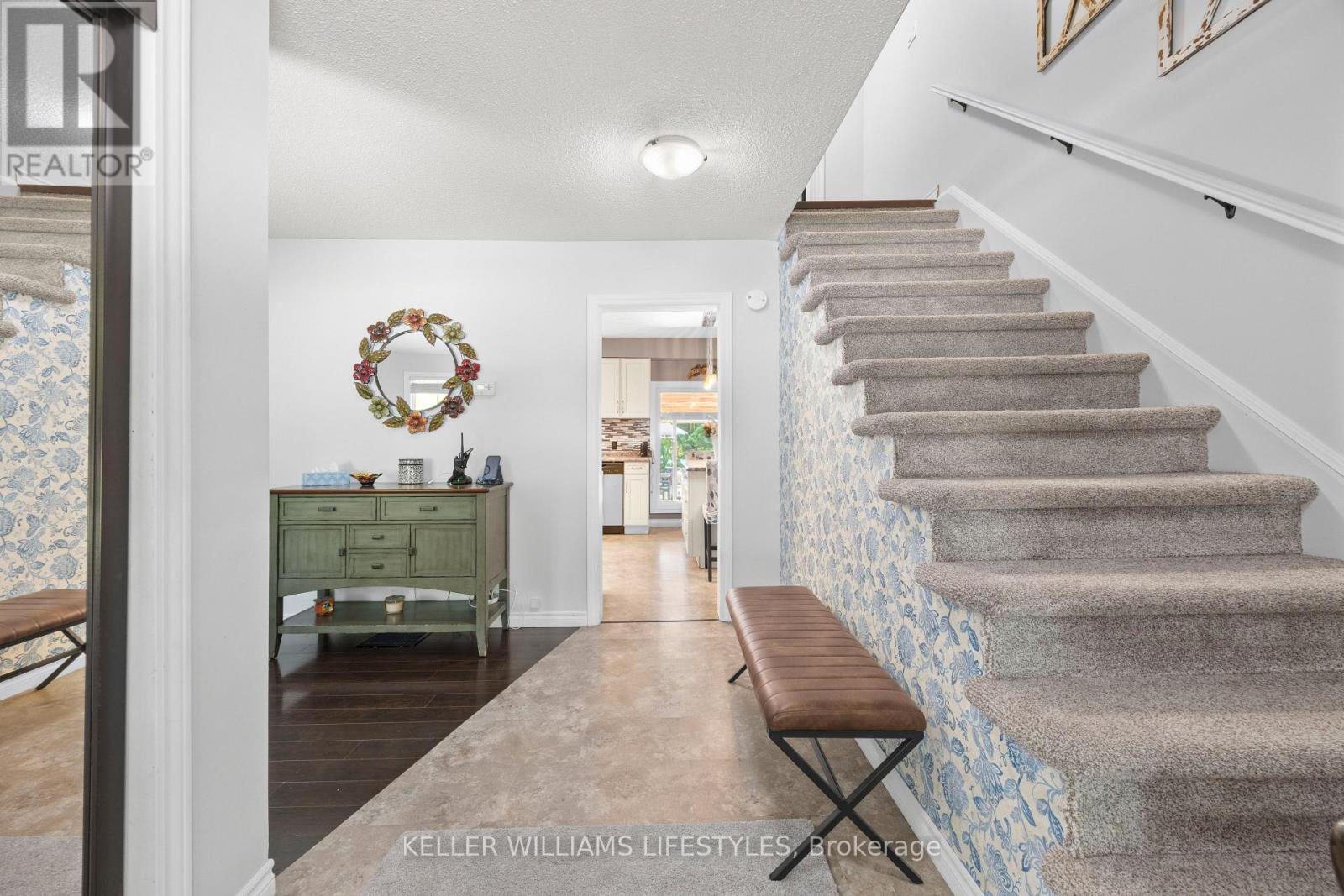 219 DUNDAS STREET W - Image 7
