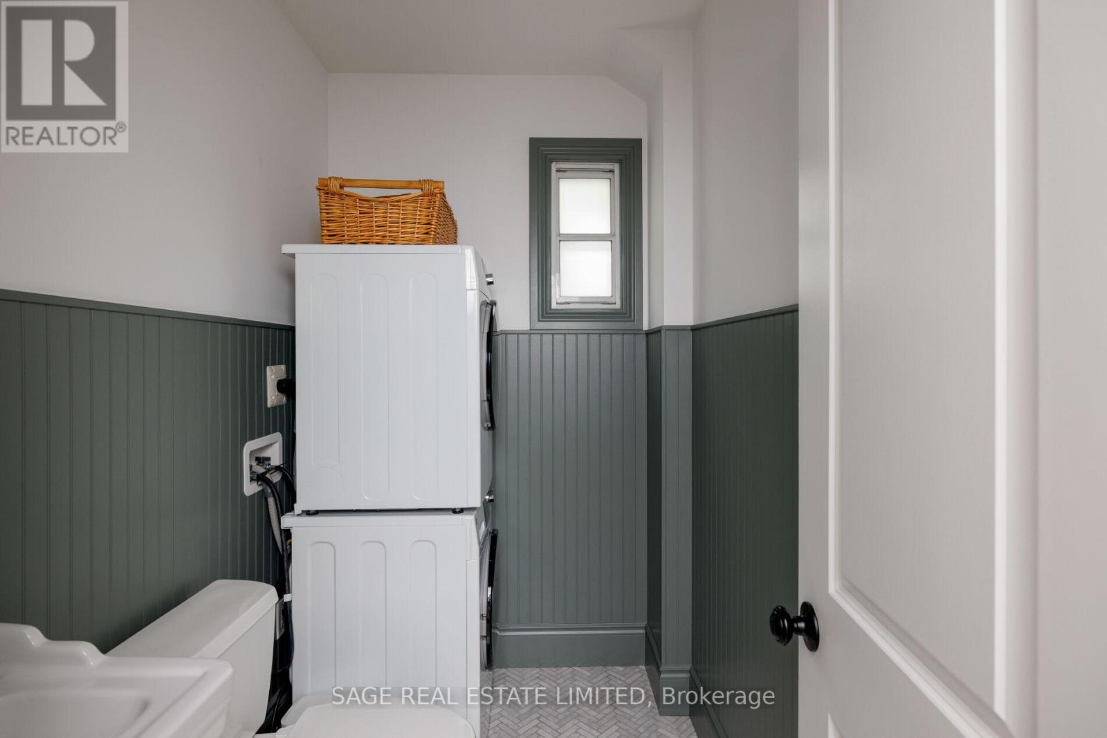 283 BOOTH AVENUE - Image 29