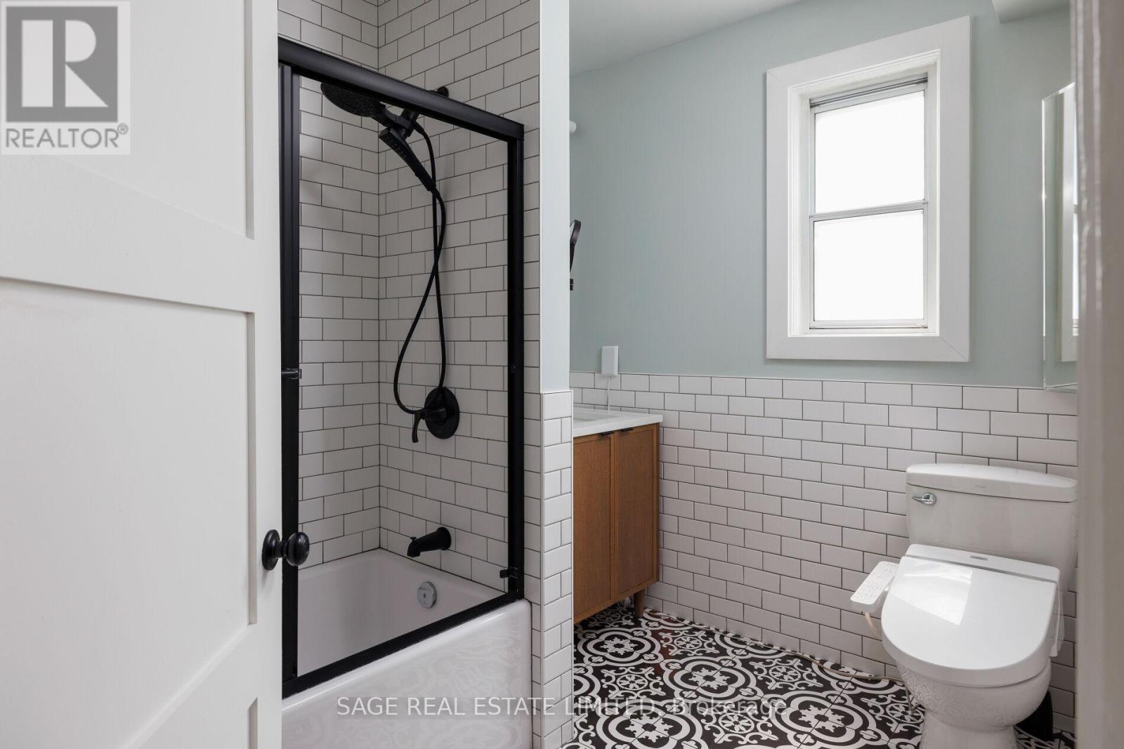 283 BOOTH AVENUE - 41