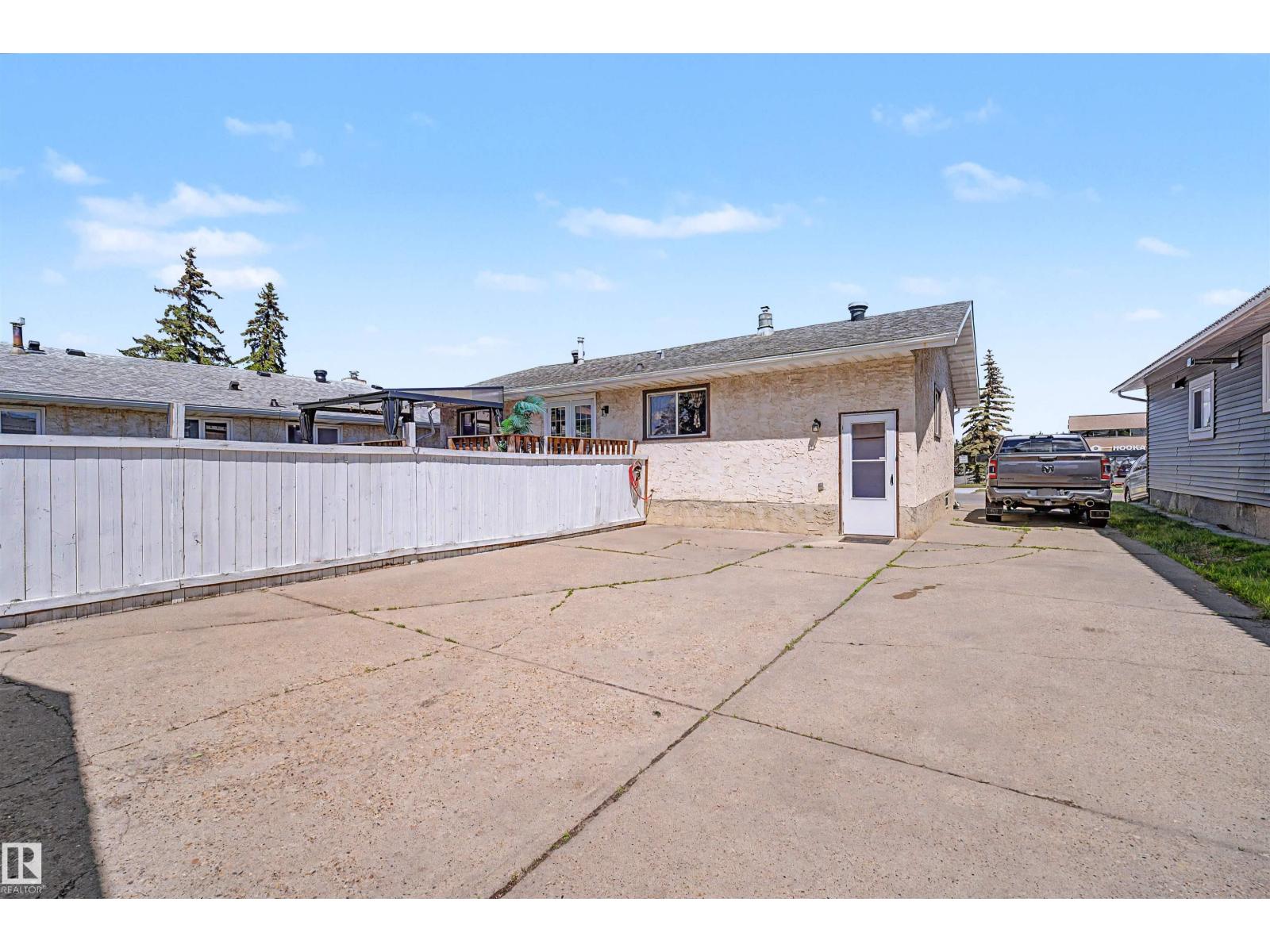 16608 109 ST NW - 48