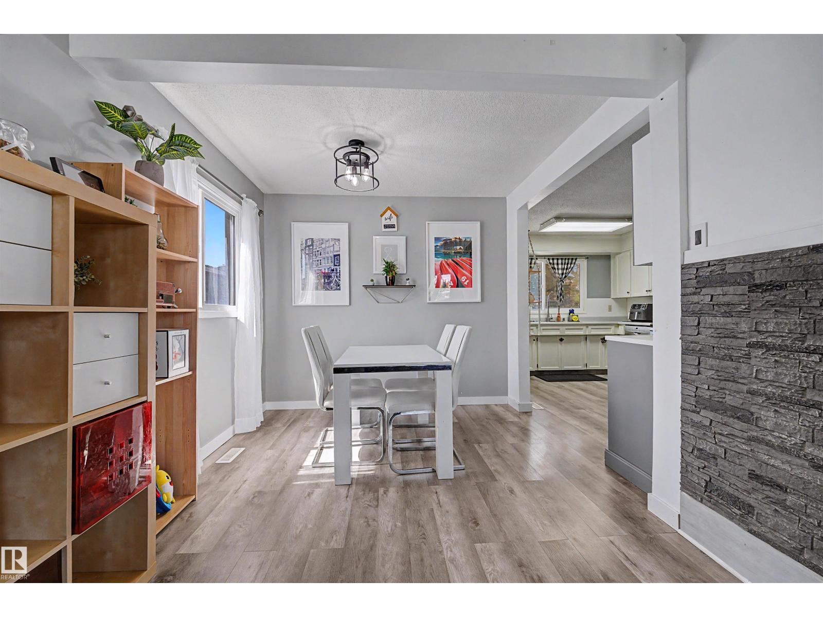 16608 109 ST NW - 11