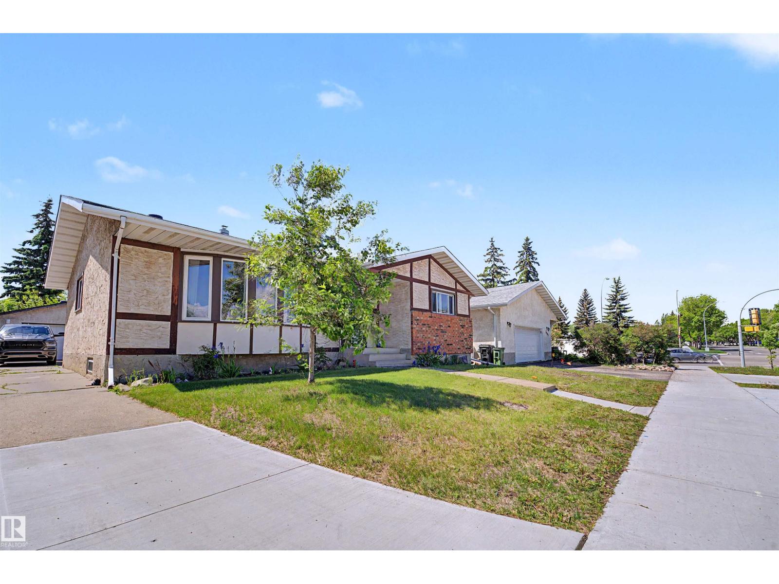 16608 109 ST NW - 4