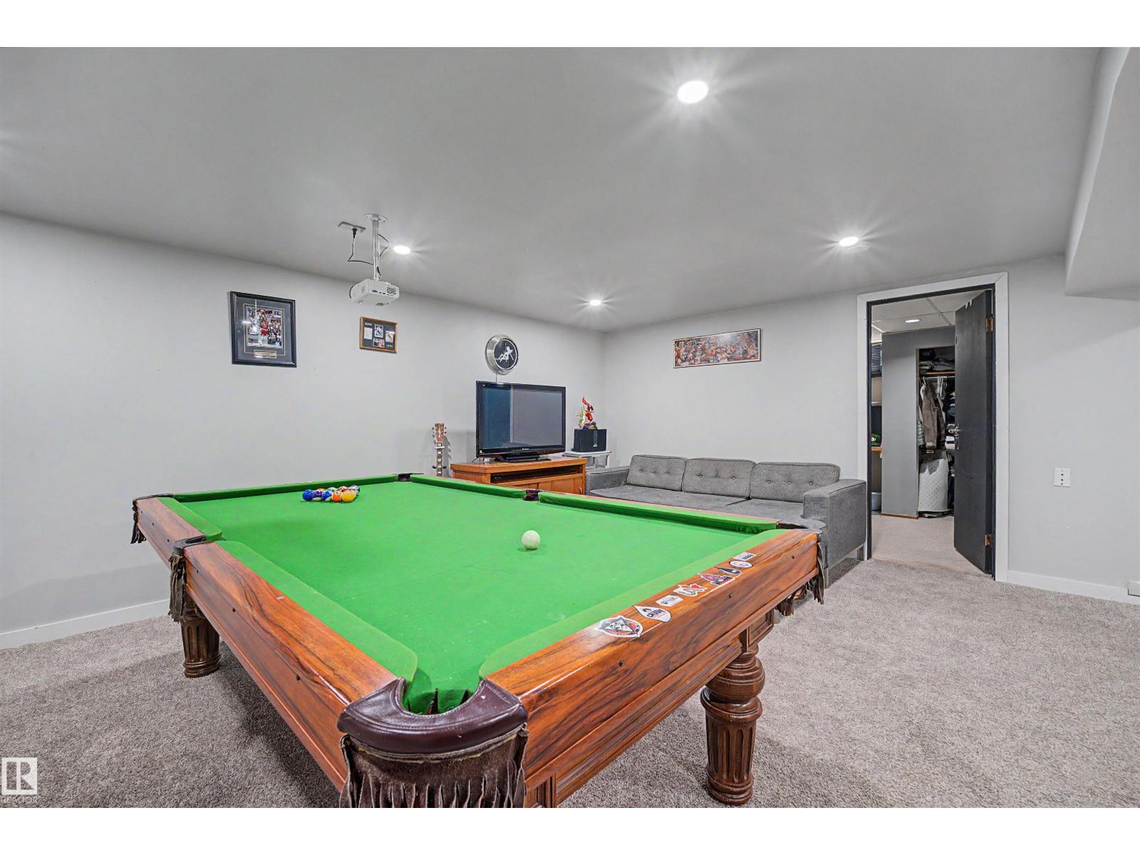 16608 109 ST NW - 32