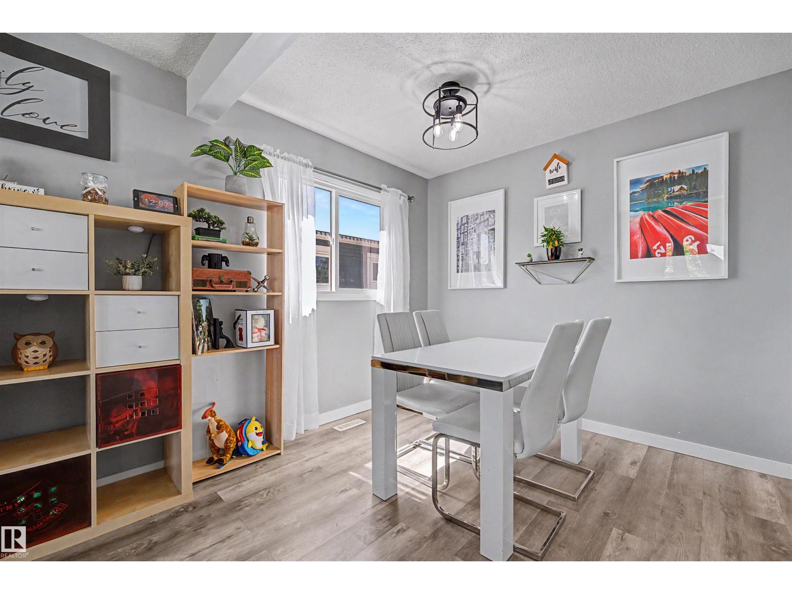 16608 109 ST NW - 10