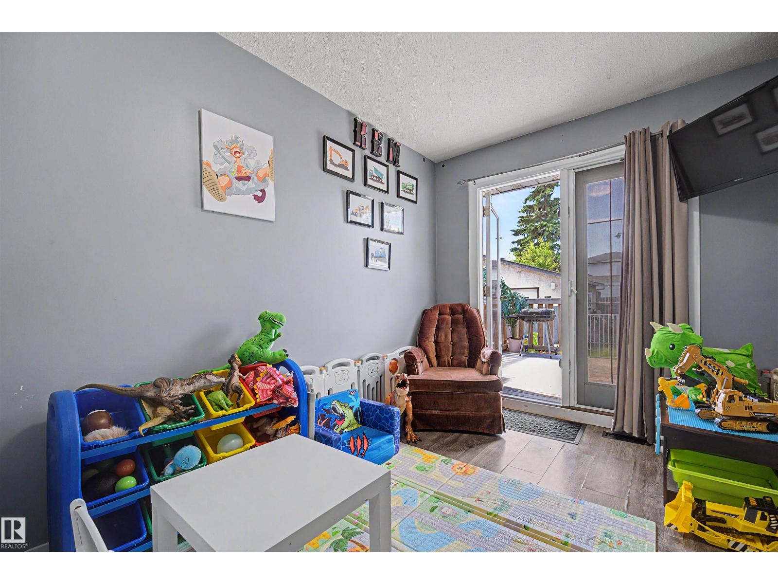 16608 109 ST NW - 21