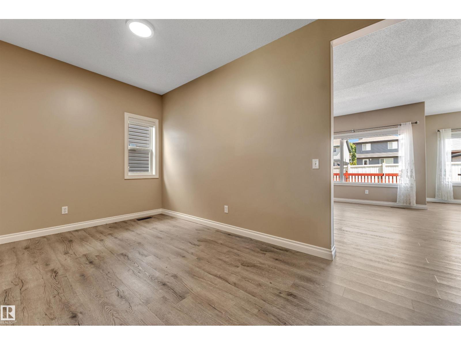 121 64 ST SW - 6