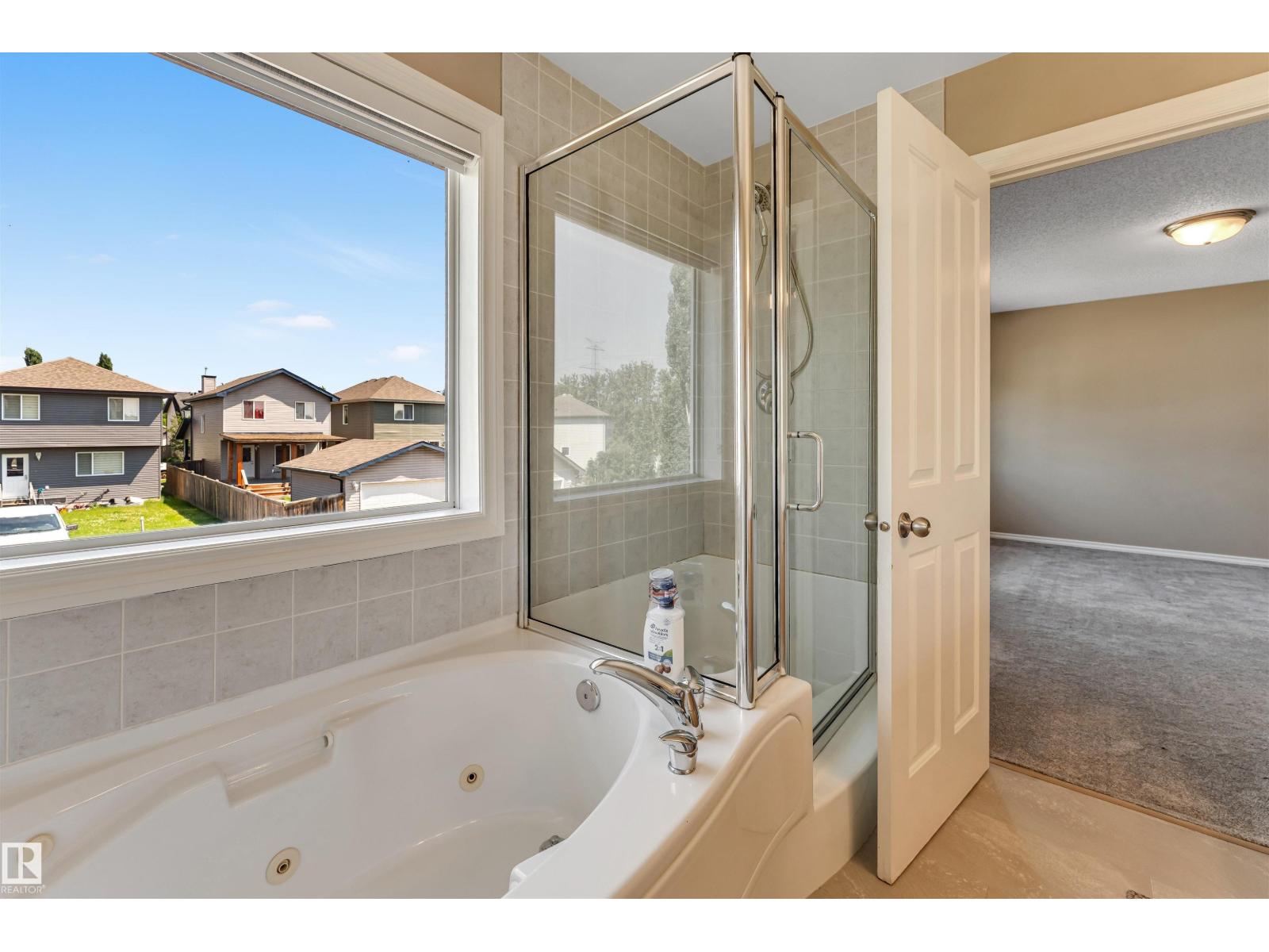 121 64 ST SW - 25