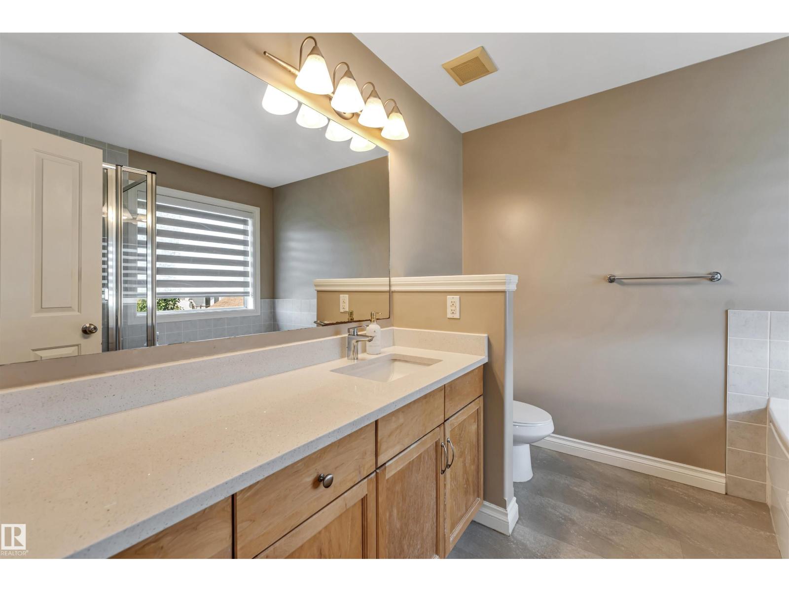 121 64 ST SW - 24