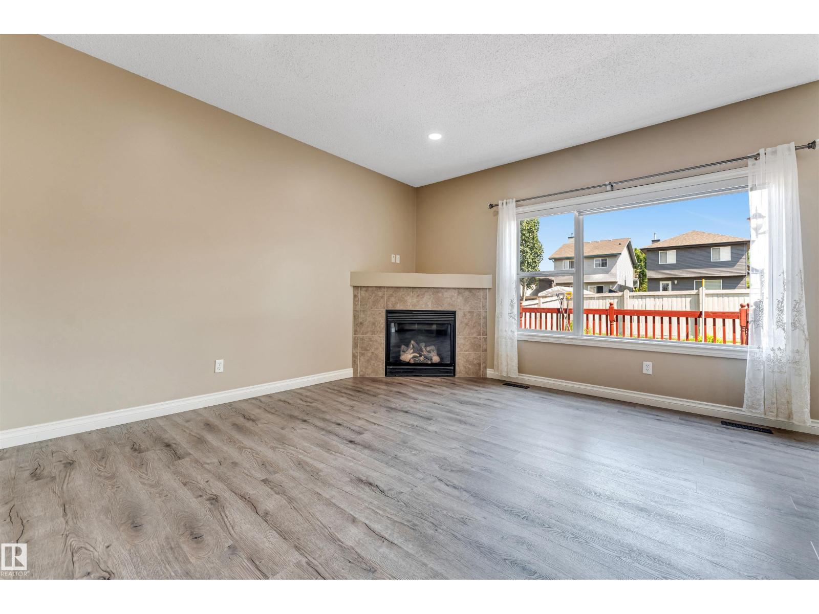 121 64 ST SW - 7