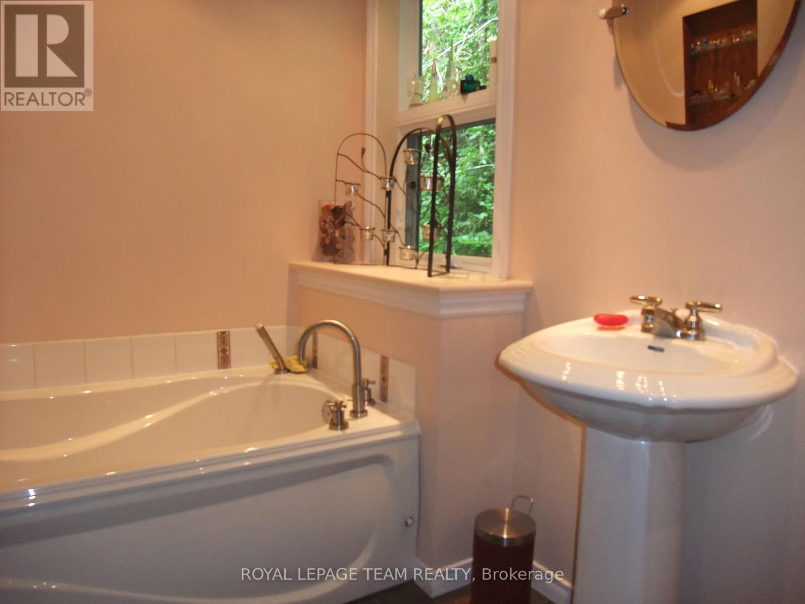 1563 GOSHEN ROAD - 19