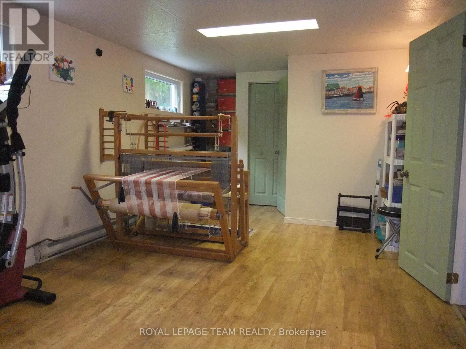 1563 GOSHEN ROAD - 29