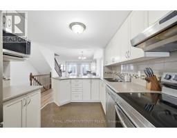 Kitchen - 2341 Esprit Drive, Ottawa, ON K4A0T4 Photo 9