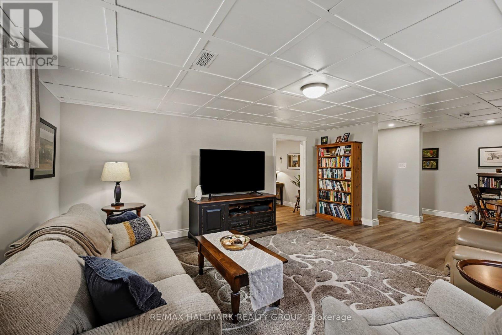190 SHEPPARD AVENUE - Image 17