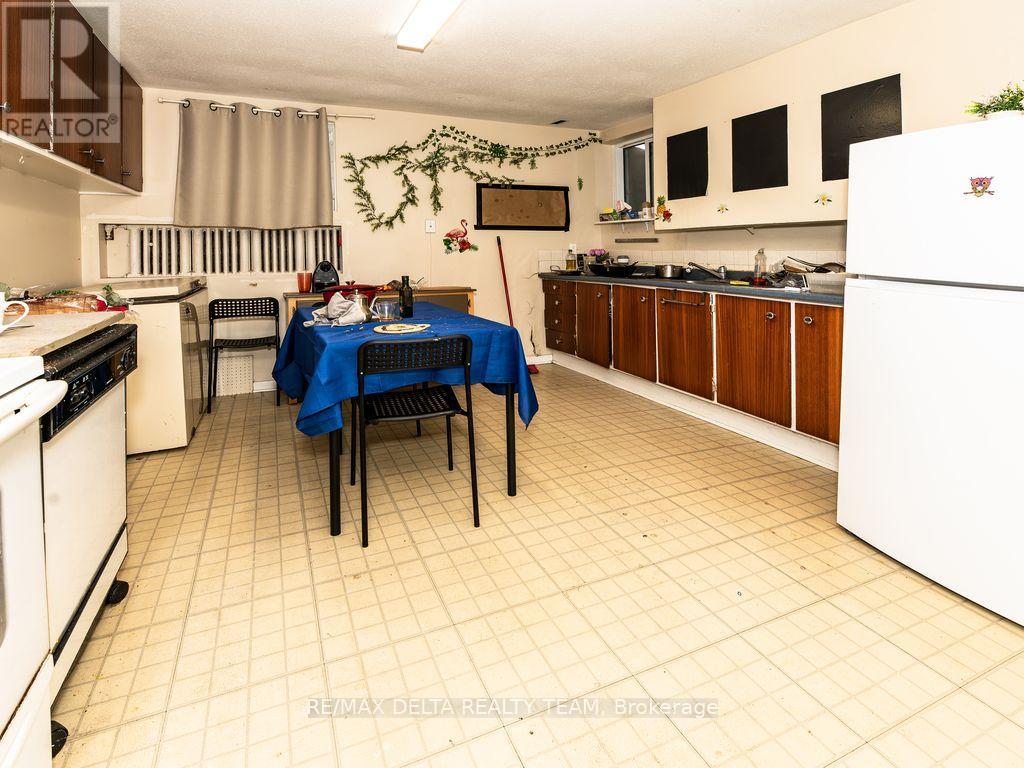 290-292 DALY AVENUE - 11
