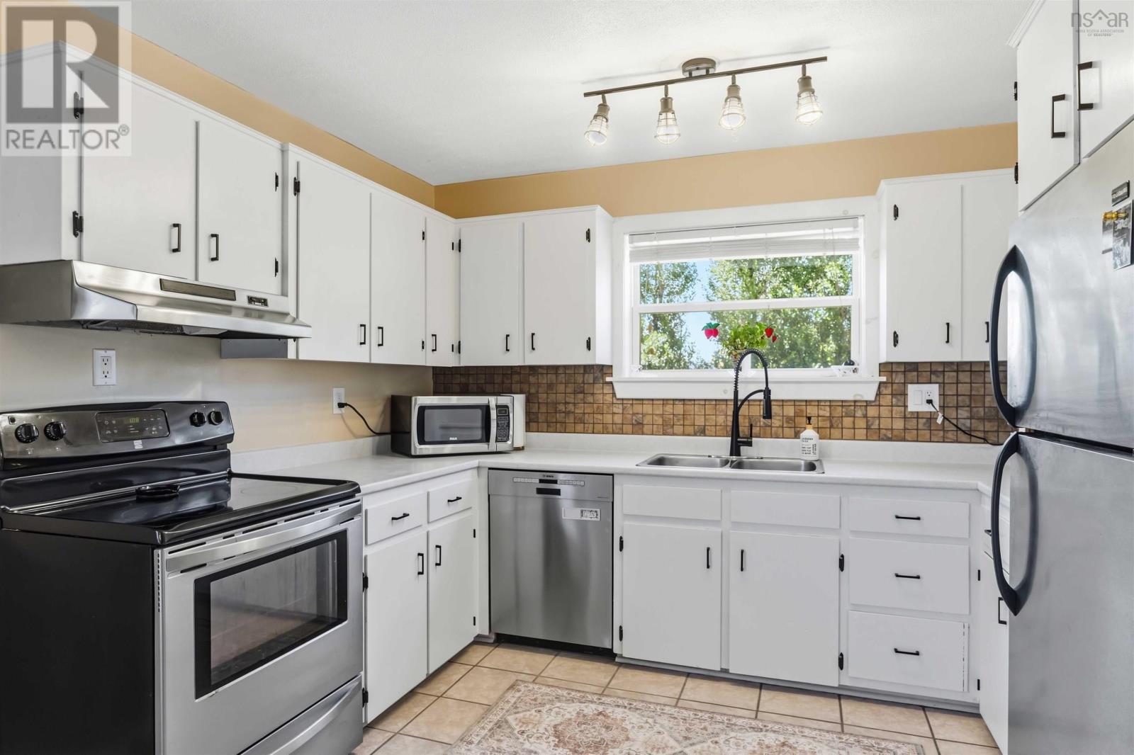 702 Windsor Back Road - 12