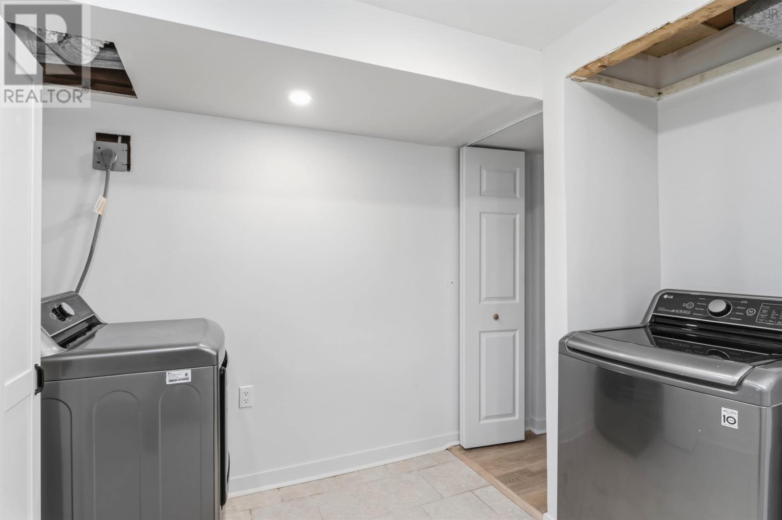 702 Windsor Back Road - Image 27