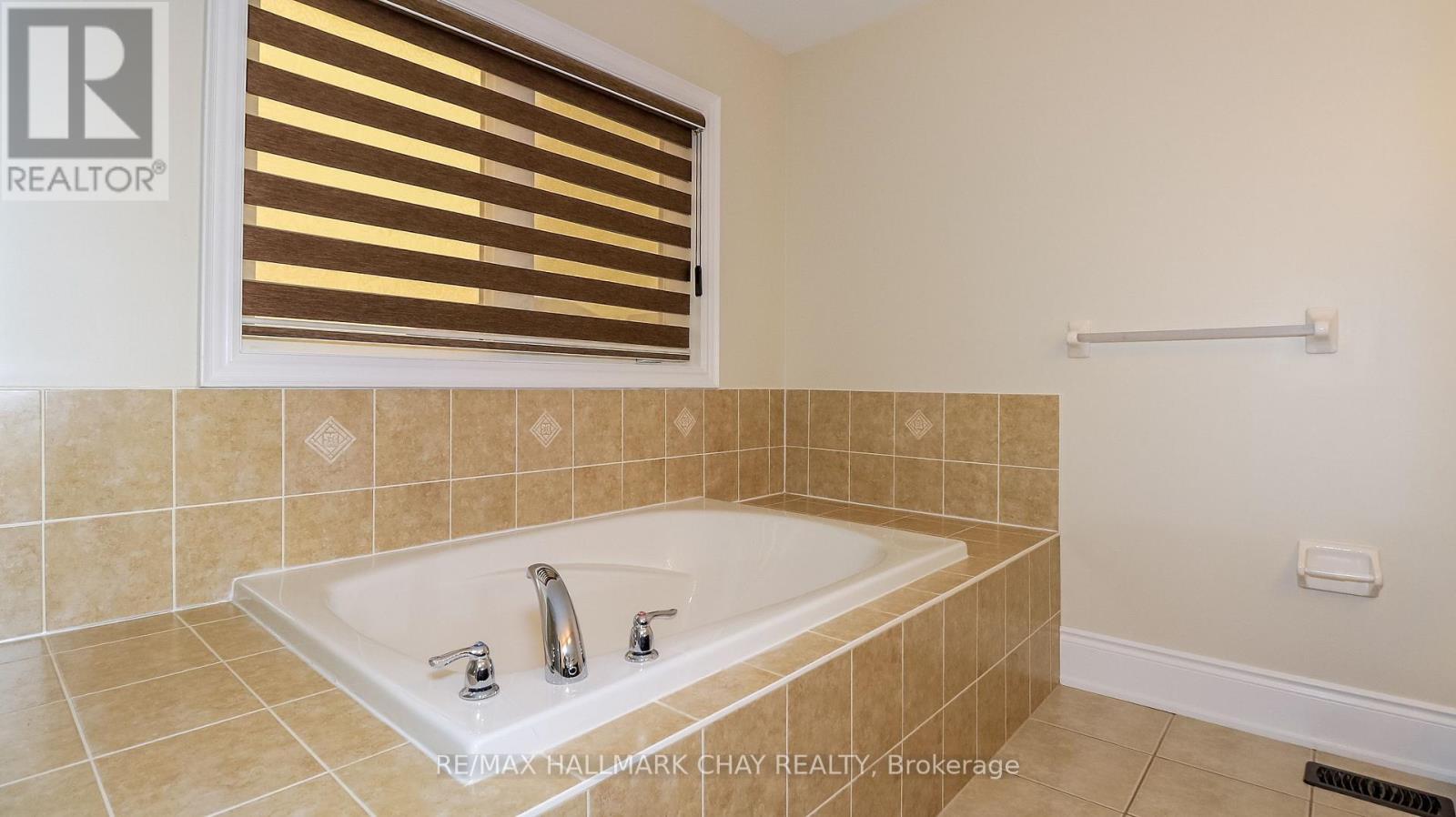 142 GOLD PARK GATE - Image 27