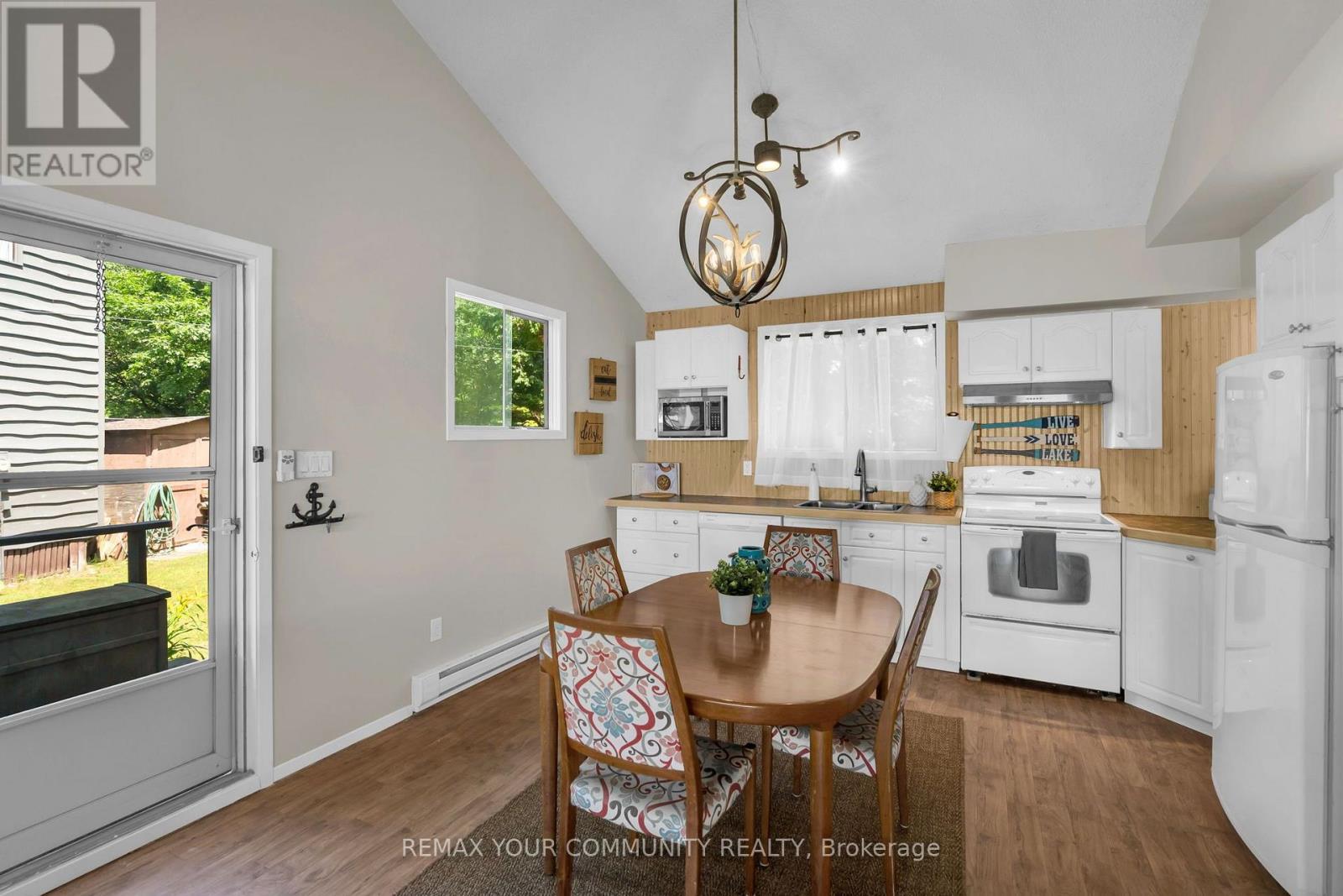LOT 50 - Image 12