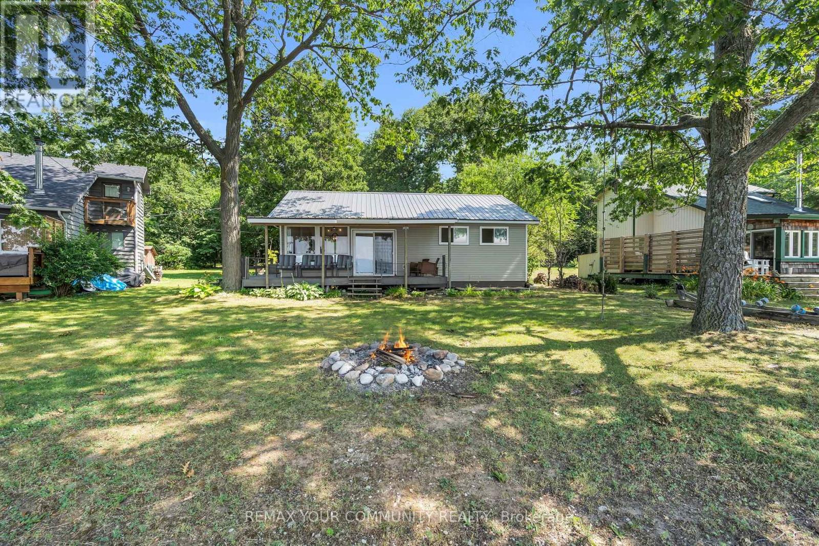 LOT 50 - 4