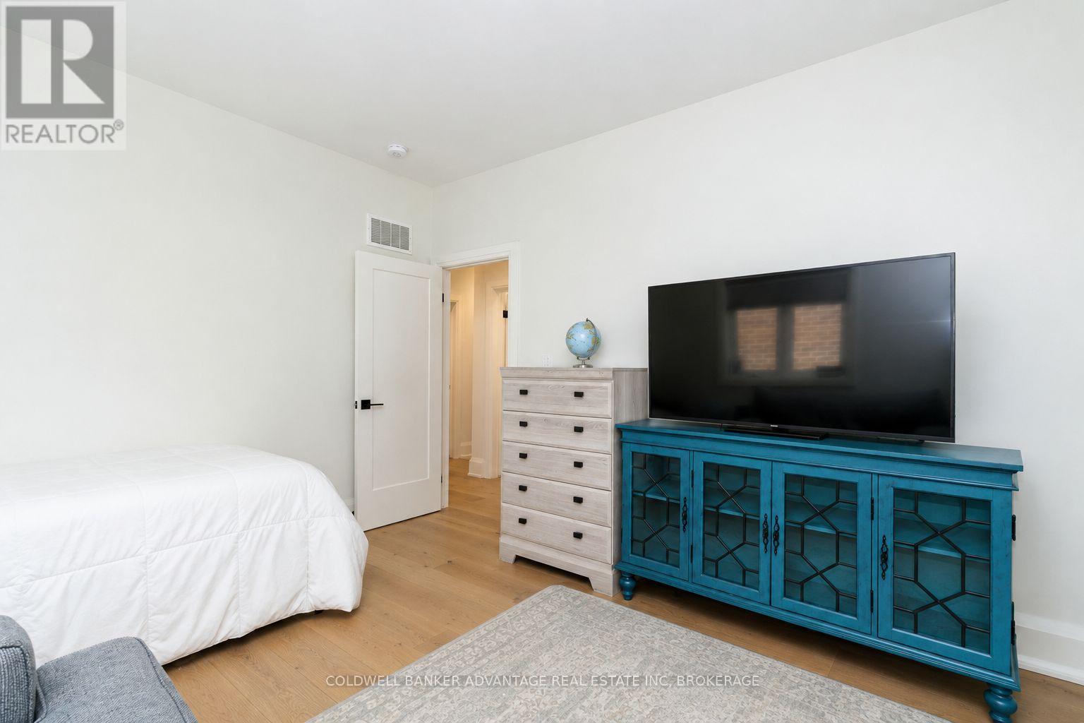 445 JULIA DRIVE - Image 24
