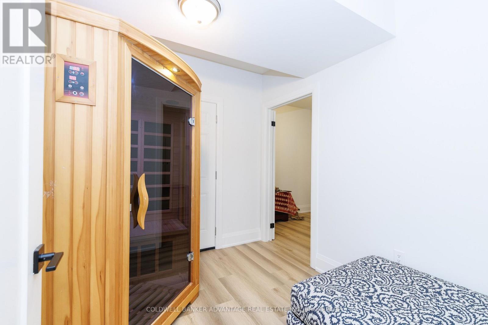 445 JULIA DRIVE - Image 32