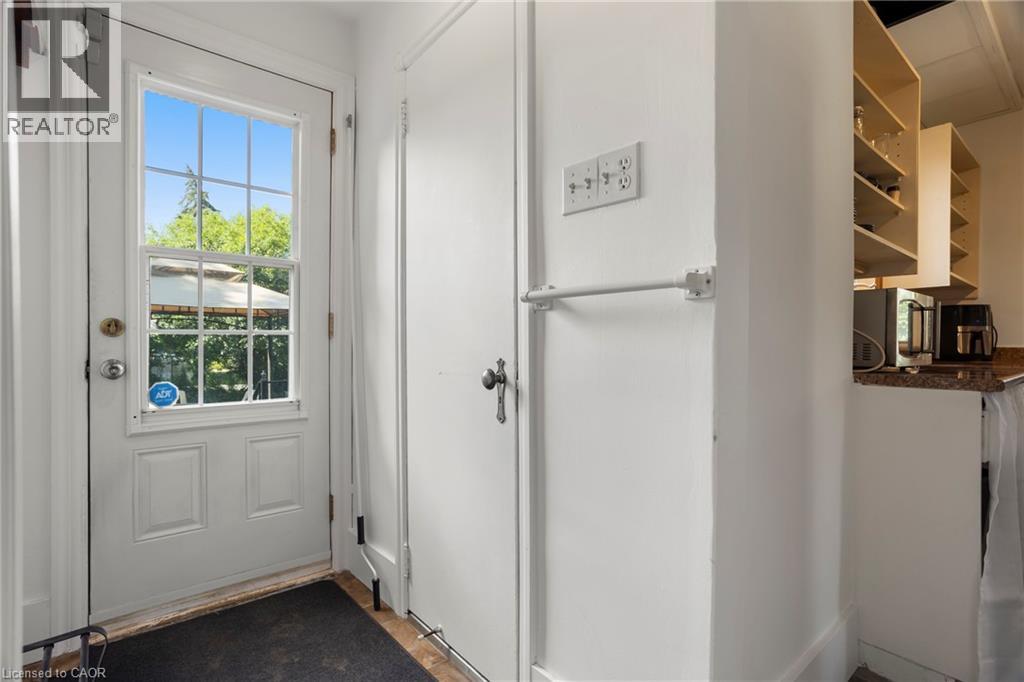 1099 UNION Street - Image 12
